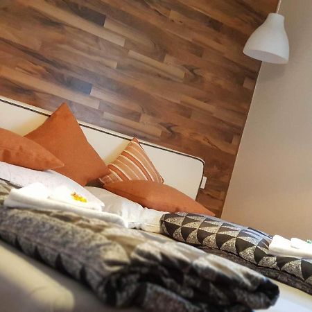 Twins Hotel Hurbanovo Bagian luar foto