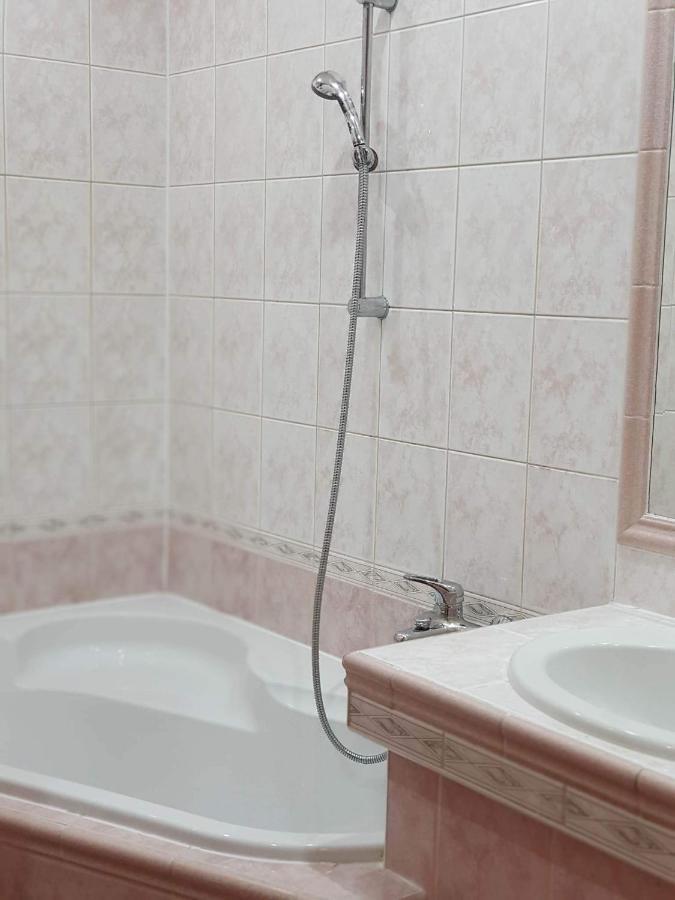 Twins Hotel Hurbanovo Bagian luar foto